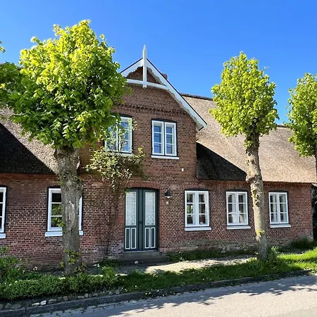 Oma Hansen's Huus בית נופש